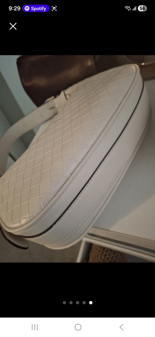 Calvin Klein White Woven Shoulder Bag - photo 3