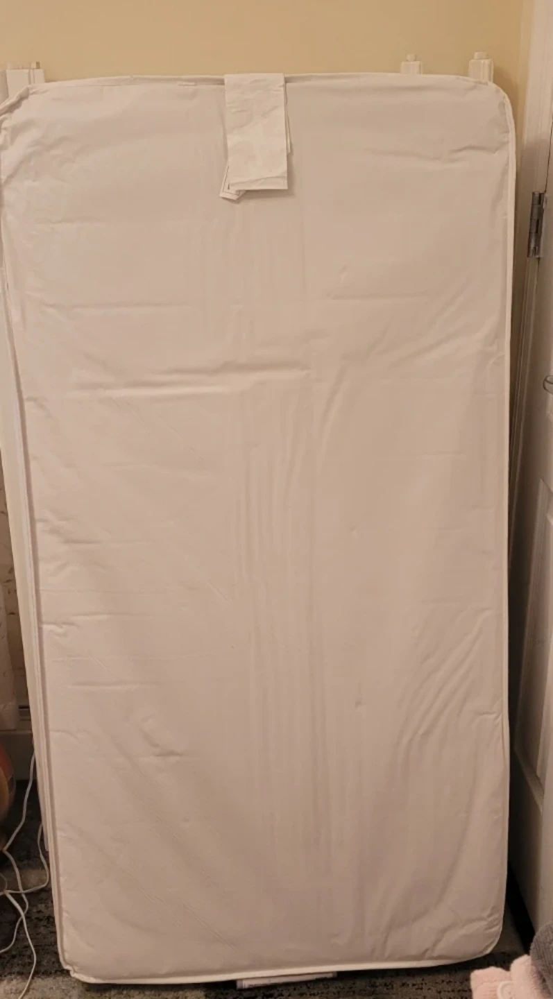 Children's 4 in 1 Crib/Mattress & Mobile. - photo 3