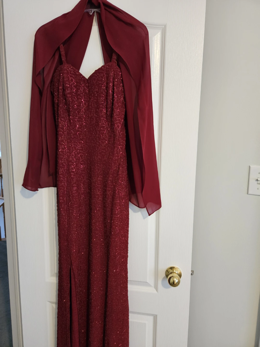 Invitto Haute Couture Red Beaded Gown with Scarf Size 42 - photo 3