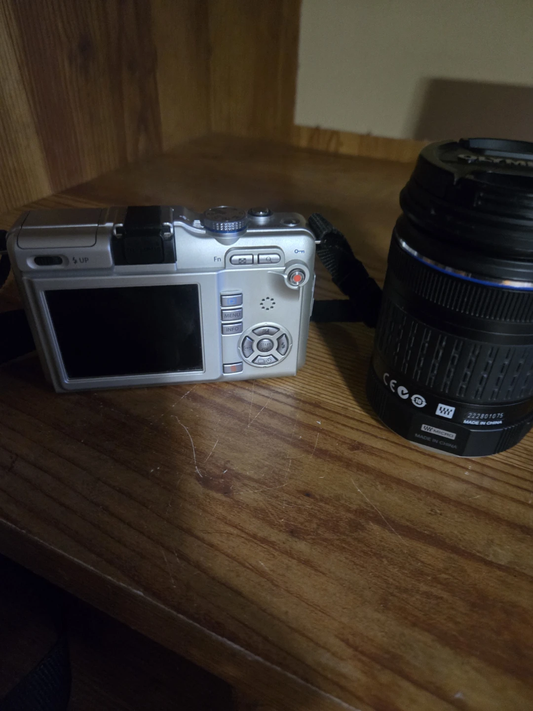 Olympus PEN E-PL1 12.1 mp,  KATA case, 2 stock Olympus lenses - photo 4