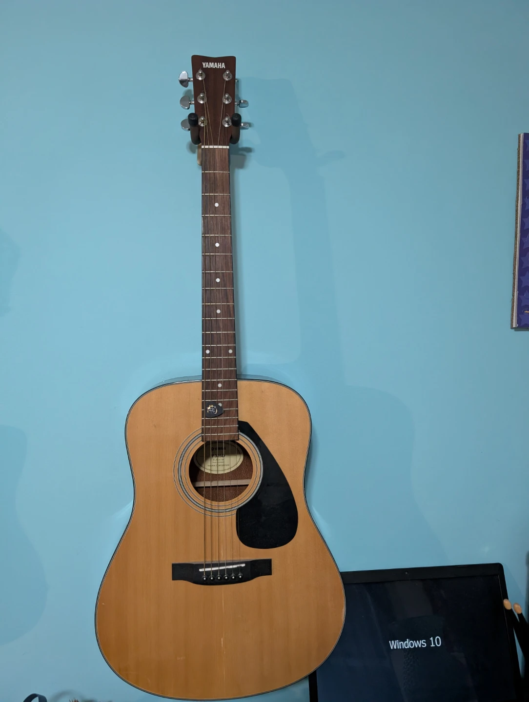 Yamaha Acoustic Guitar