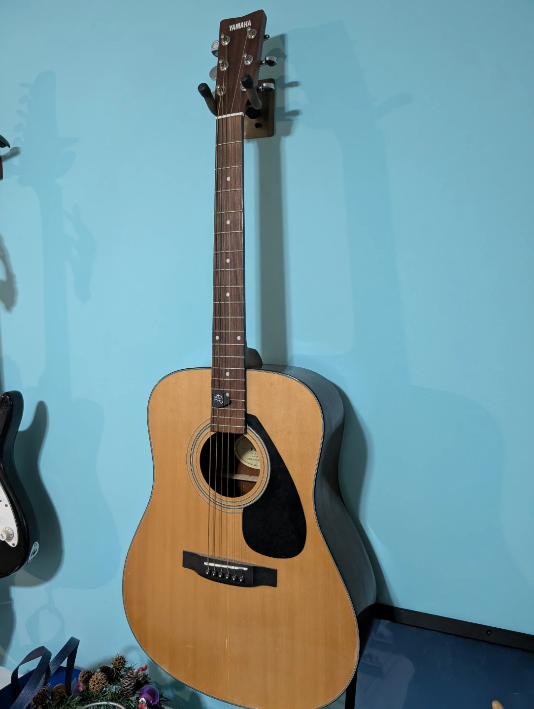 Yamaha Acoustic Guitar - photo 2