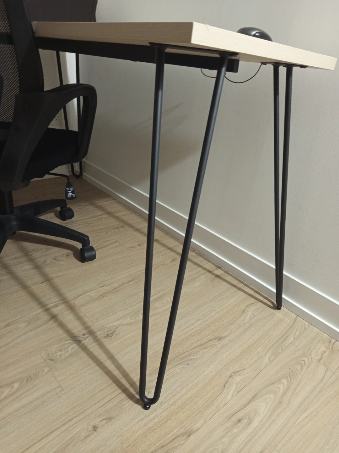 L-Shaped Desk with Wooden Top and Black metal legs - photo 2