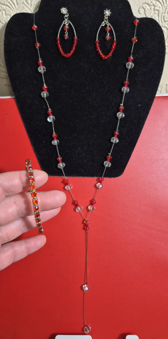 Red and Clear Beaded Necklace, Earrings, and Bracelet Set - photo 5