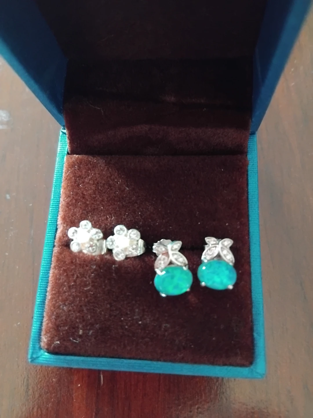 Set of 2 sterling silver pairs of earrings