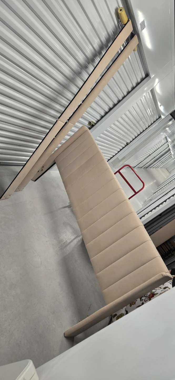Beige king size bed - photo 2
