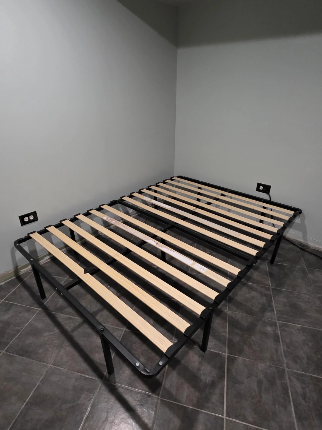 Full size bed frame - photo 2