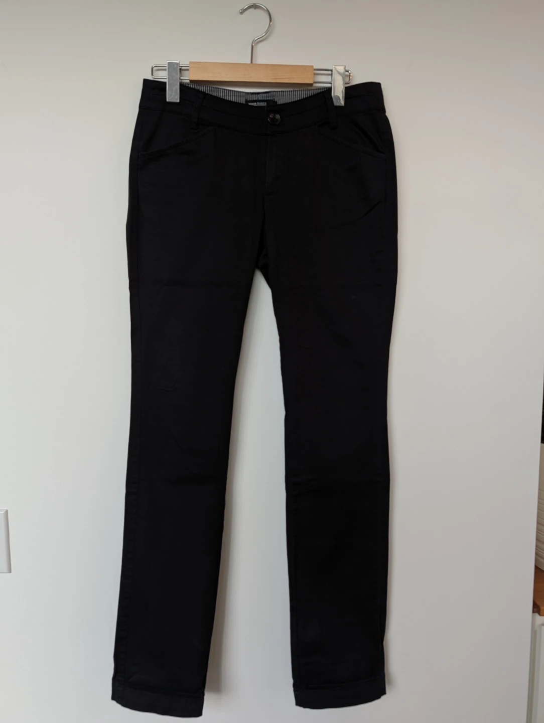 Mango Low-Rise Black Pants (Size 4)