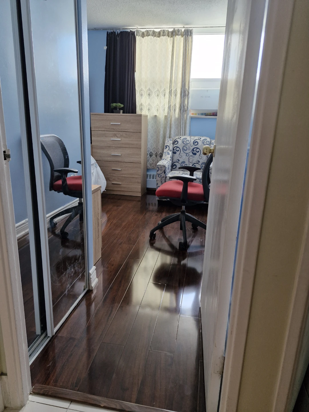 Furnished private bedroom - photo 5