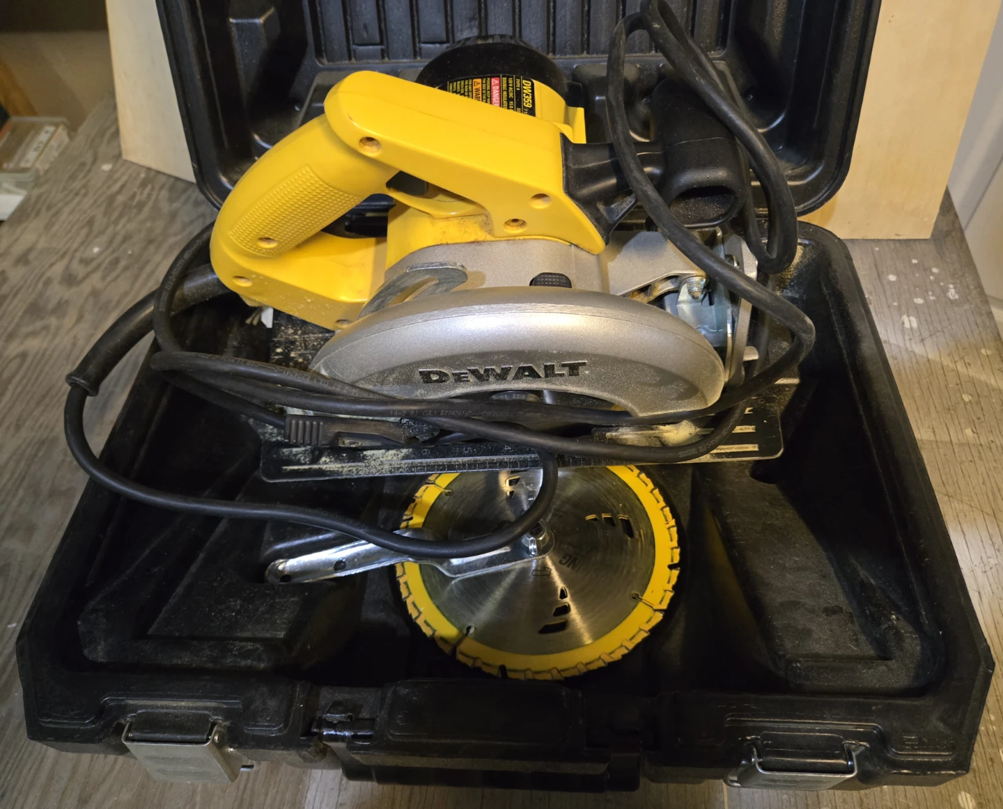 DeWalt 7 1/4" Circular Saw DW359, Type 4 - photo 3