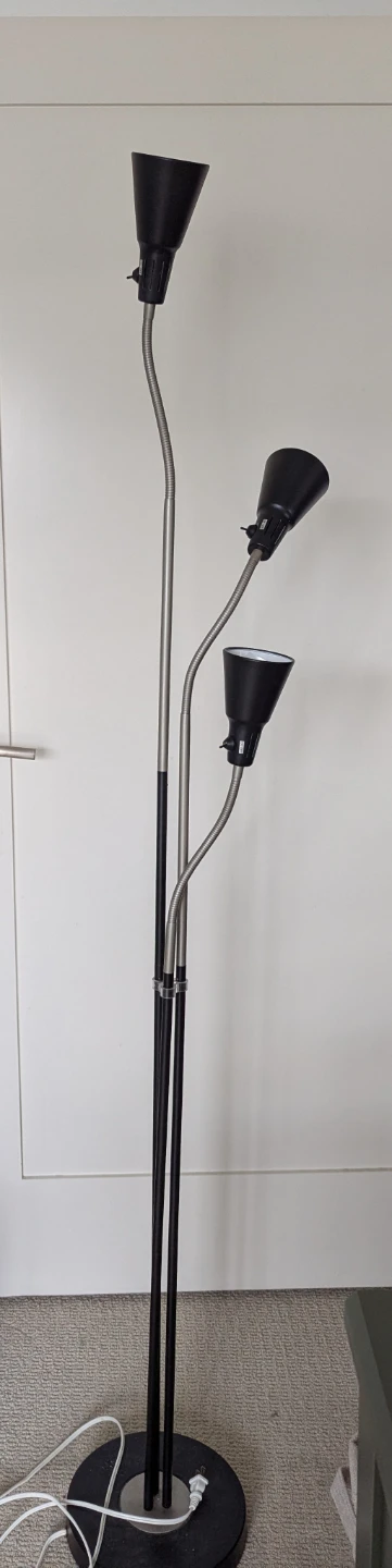 Triple Head Floor Lamp - Black 🥕