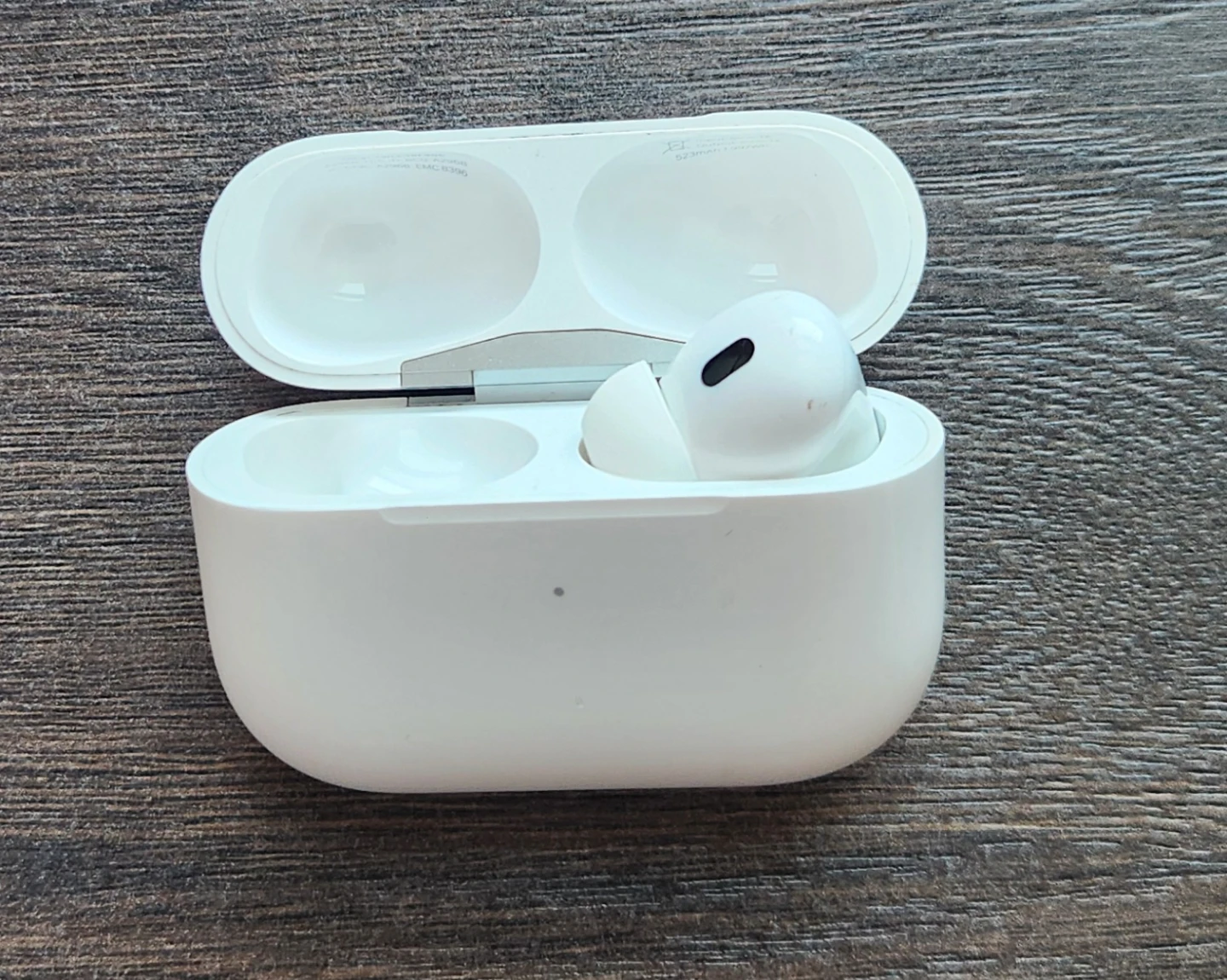 AirPods Pro 2 with MagSafe Charging Case (USB-C)