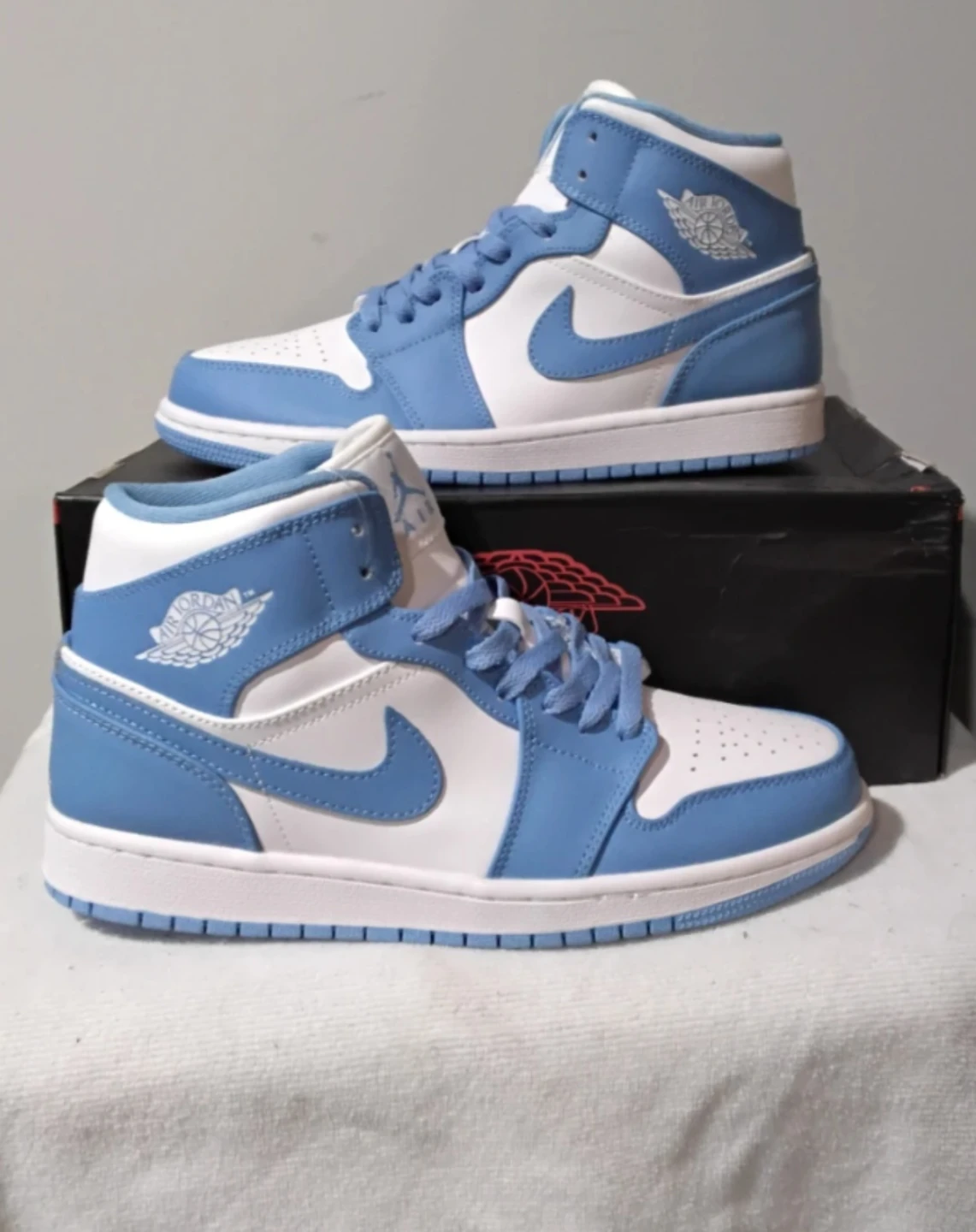 Air Jordan 1 Mid Sneakers - University Blue White - photo 2