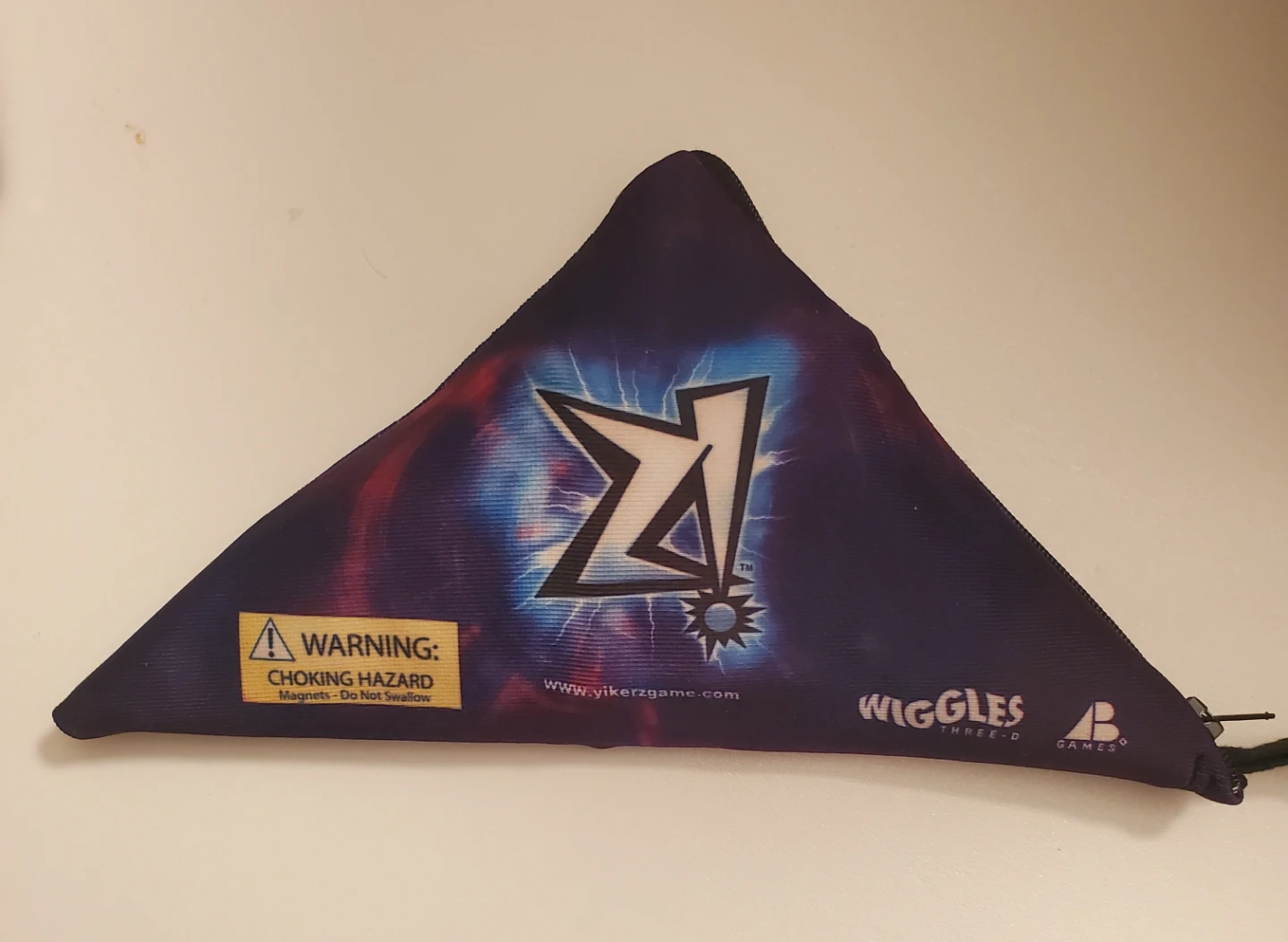 🥕Yikerz Magnetic Game Set with Pouch - photo 2
