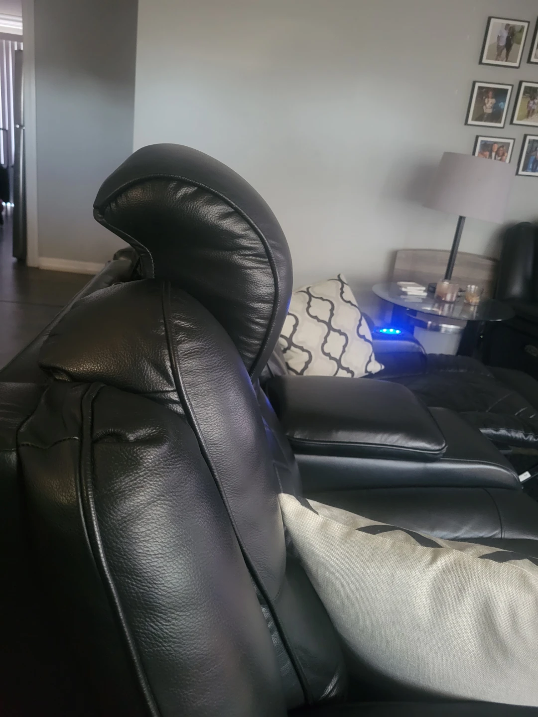 Black Leather Power Reclining Couch St Full set with Center cncl - photo 3