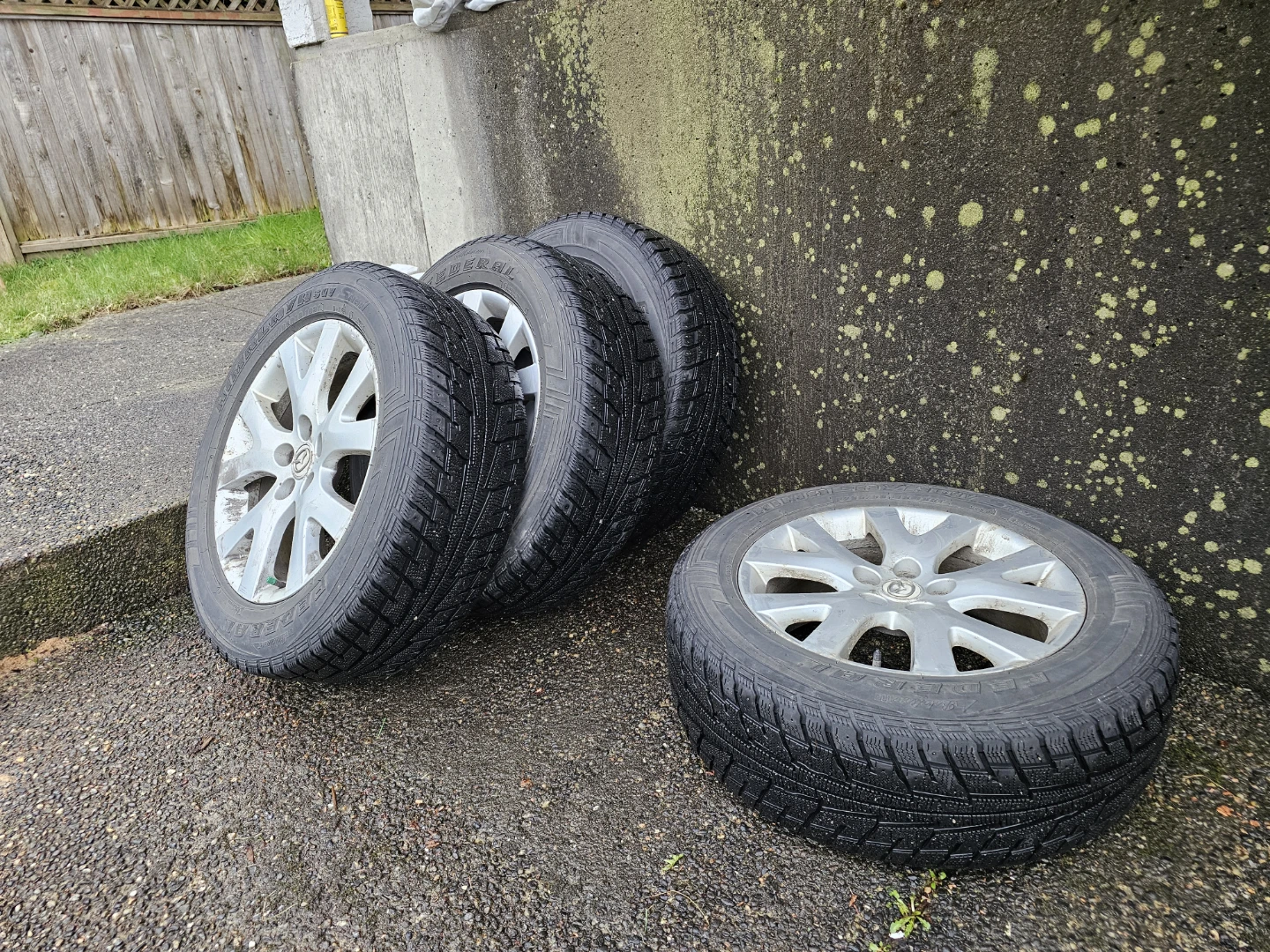Set of 4 Federal Couragia Snow Tires - photo 2