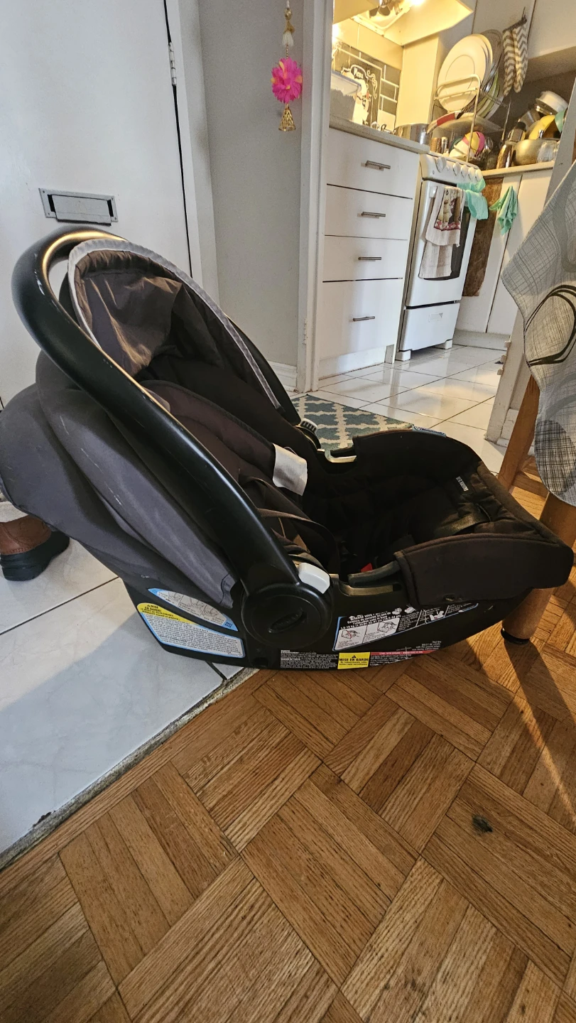 Graco SnugRide 35 Lite Infant Car Seat