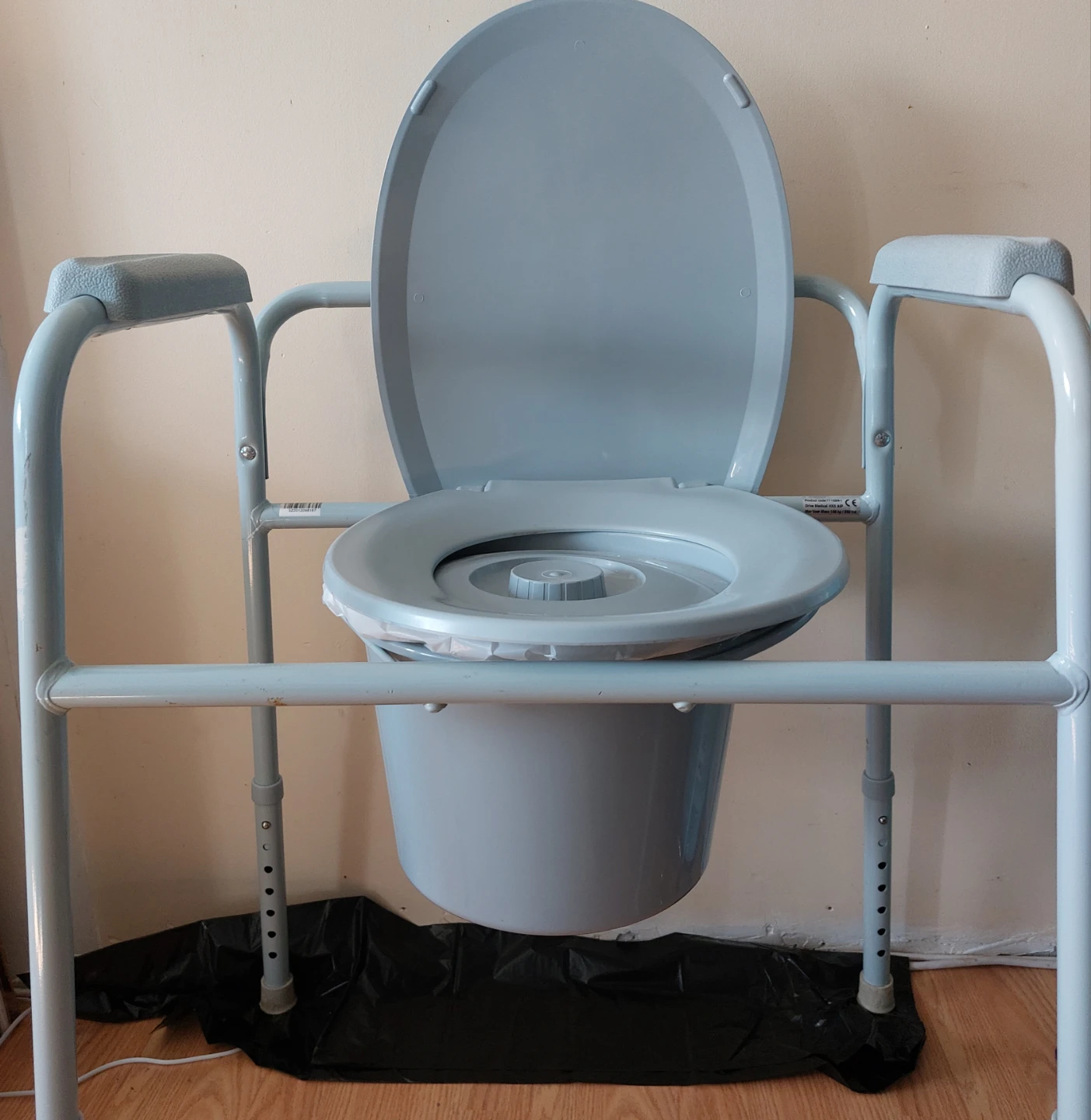 Drive Medical Commode Chair wih Pdded Arms