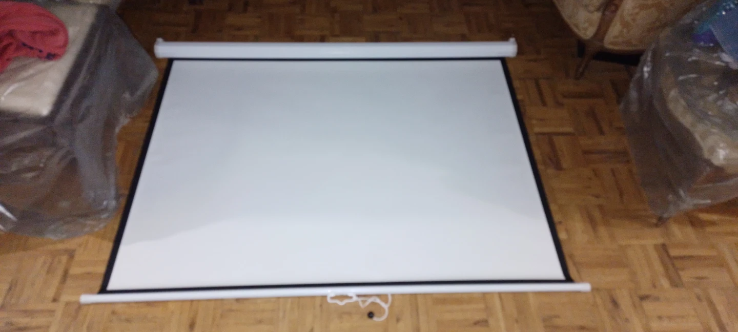 Luminar LS272 Digital Projector Self Lock Screen - photo 2