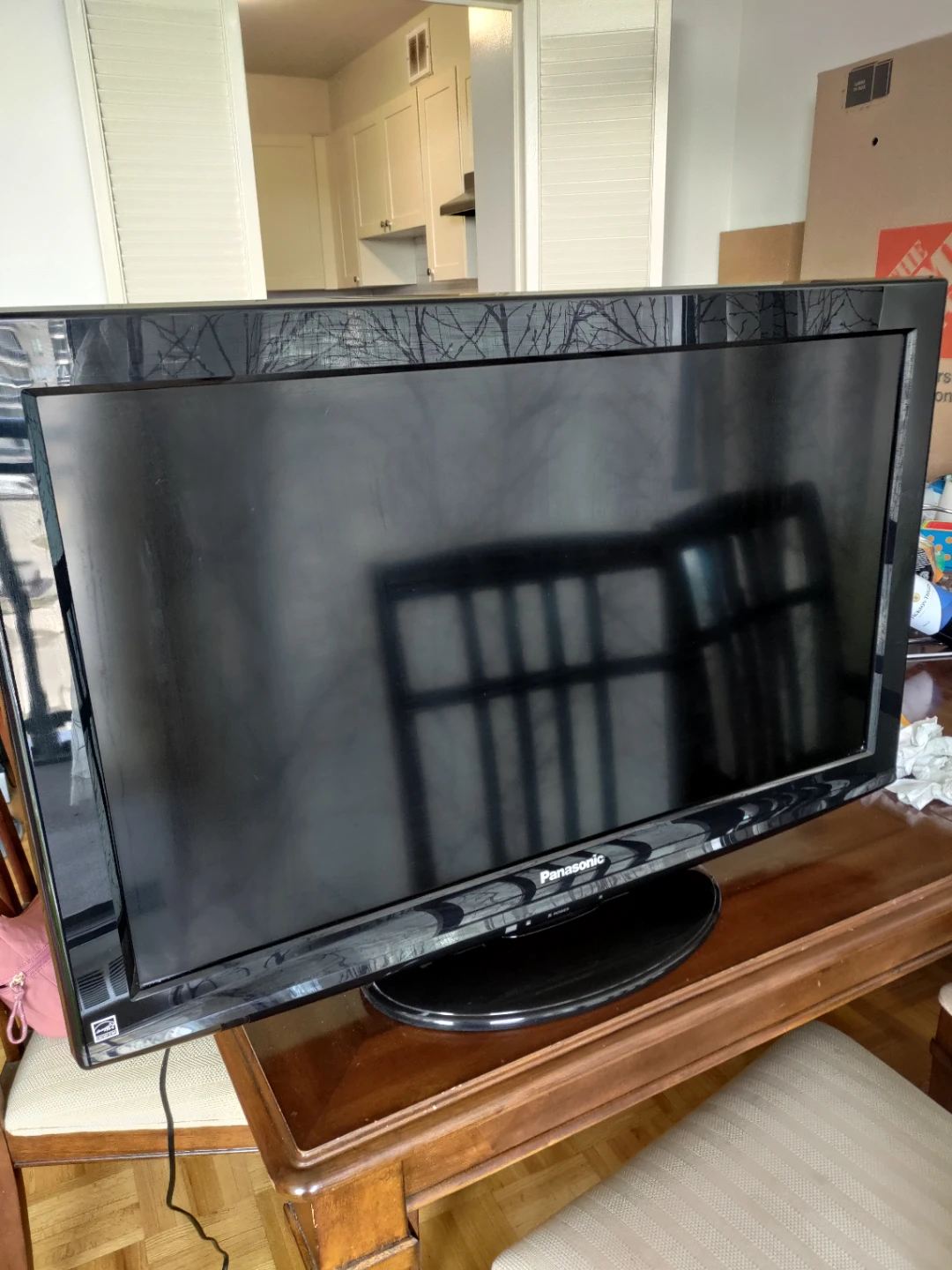 Panasonic TC-L32C22 LCD TV