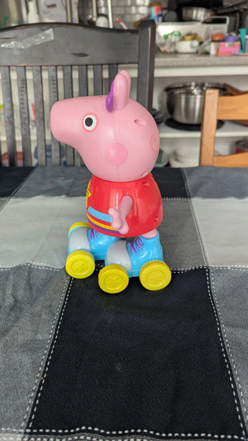 Peppa Pig Roller Skating Toy - photo 2