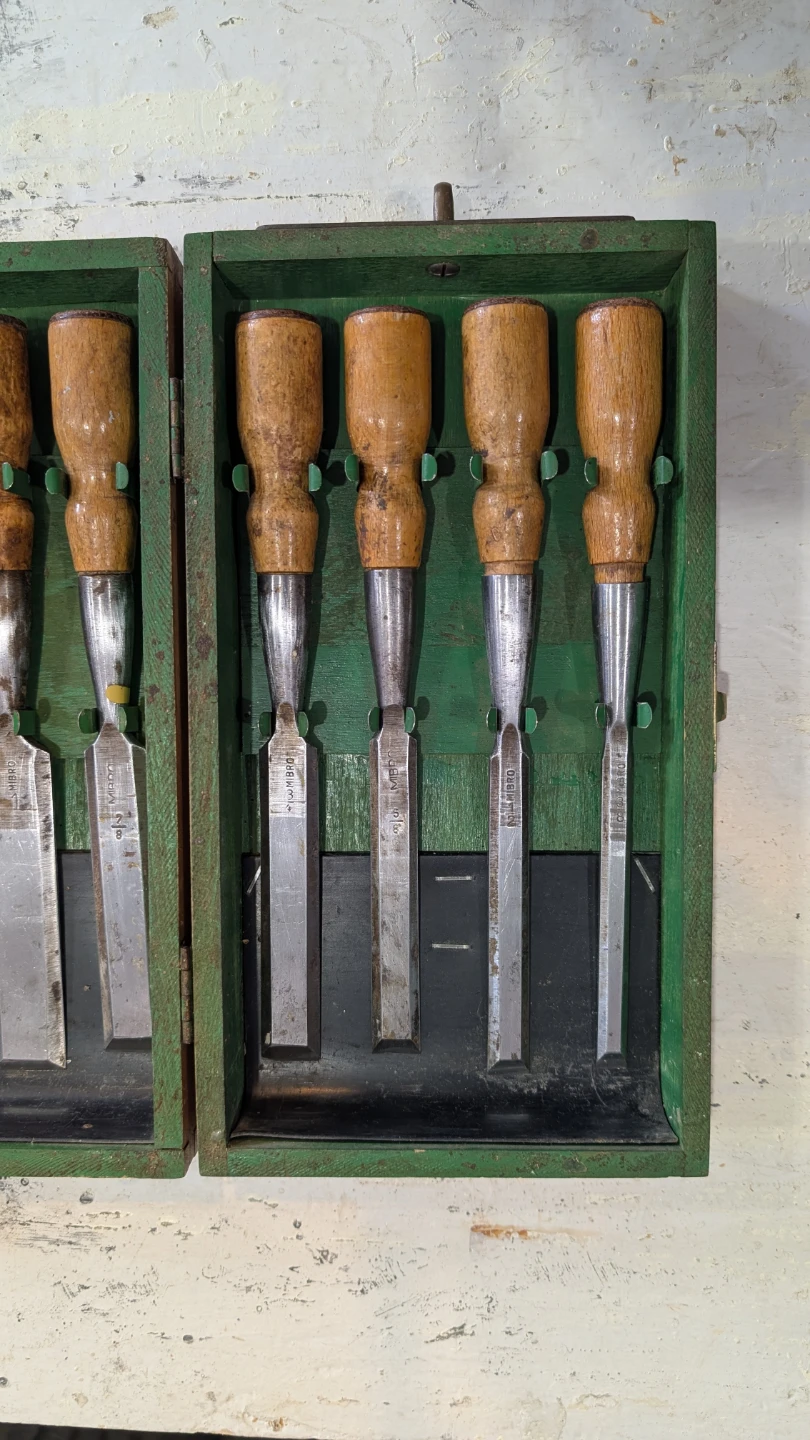 Set of 7 Wood Chisels with Wooden Storage Box - photo 4