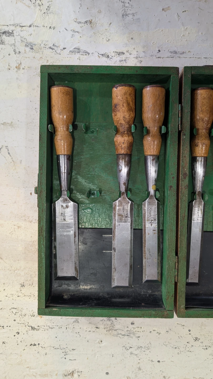 Set of 7 Wood Chisels with Wooden Storage Box - photo 5