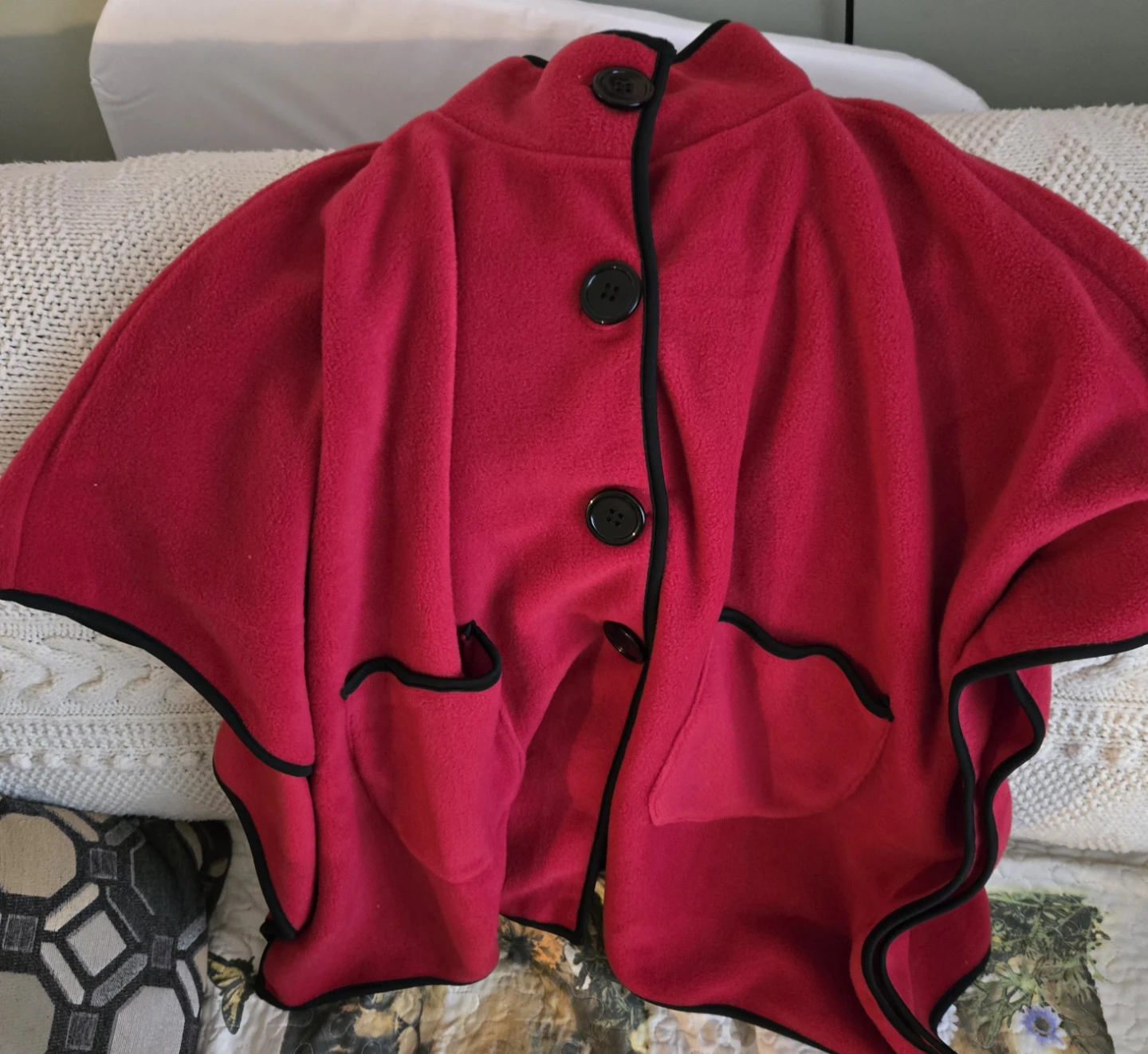 🥕  Fleece Cape with Black Trim
