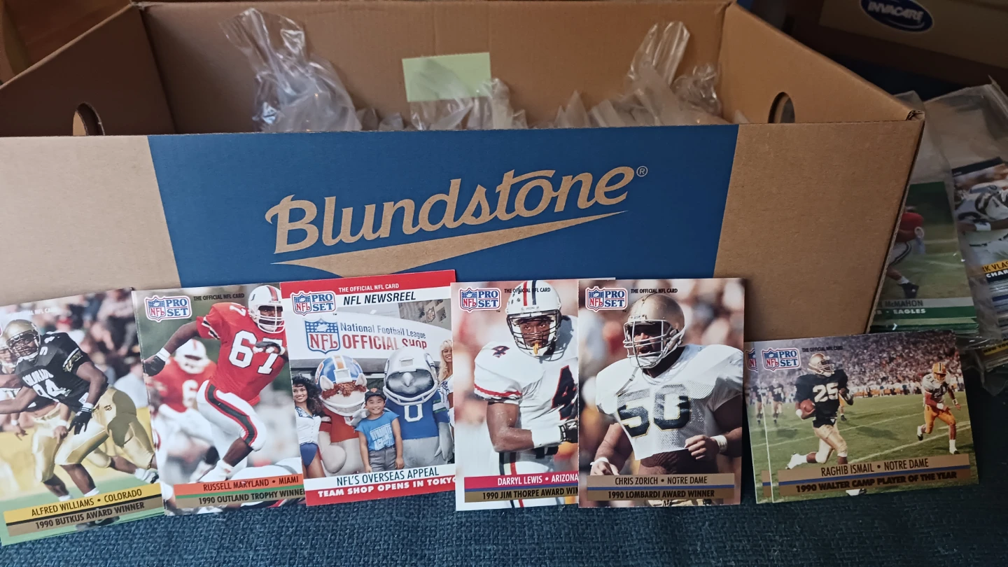 Assorted Football Teams Cards - photo 3
