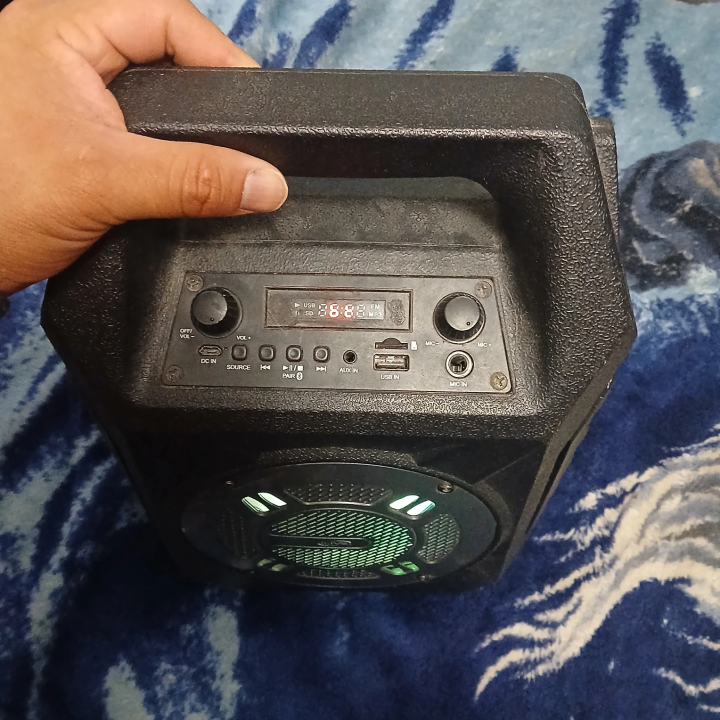 Black Portable Bluetooth Speaker. I need it gone ASAP - photo 2