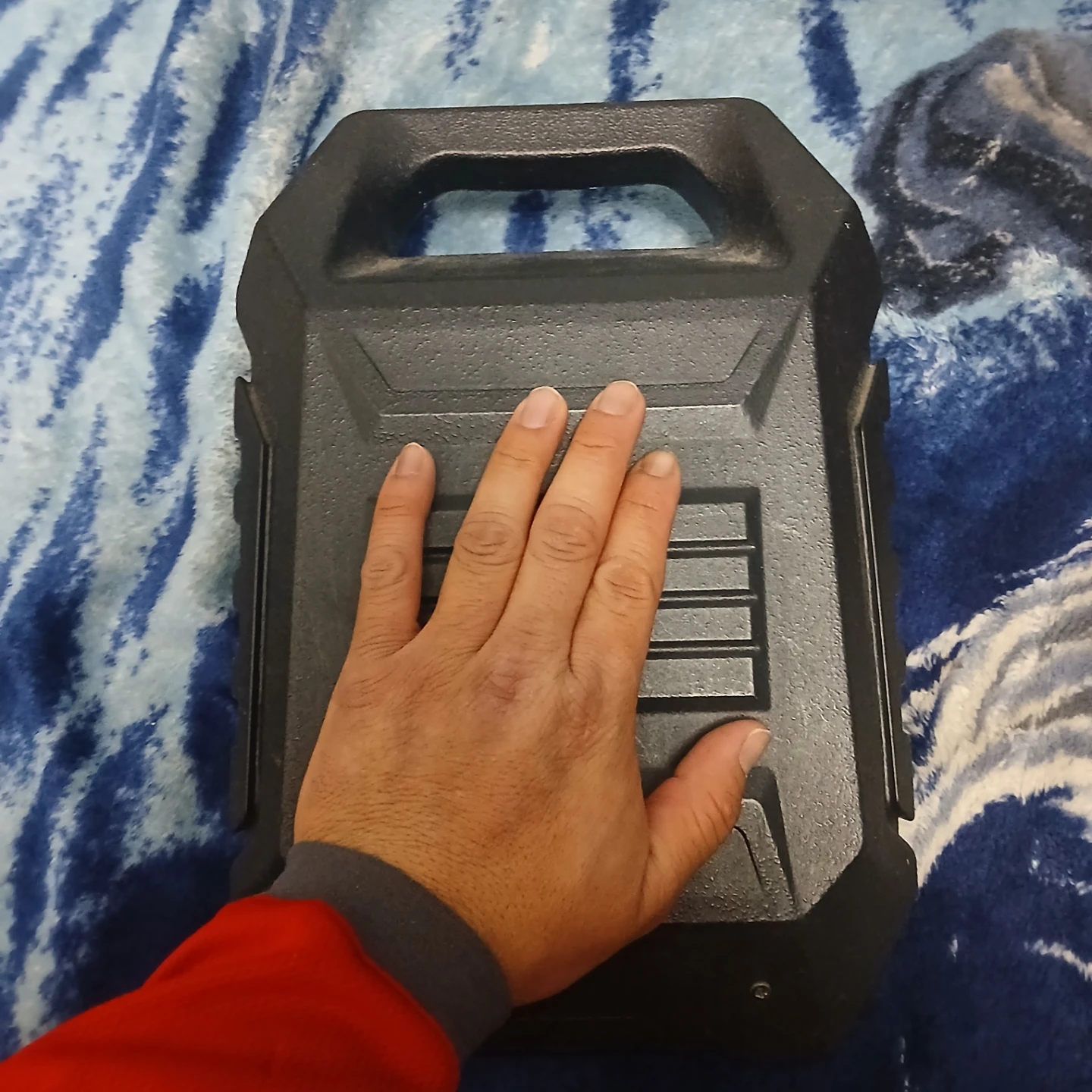 Black Portable Bluetooth Speaker. I need it gone ASAP - photo 3