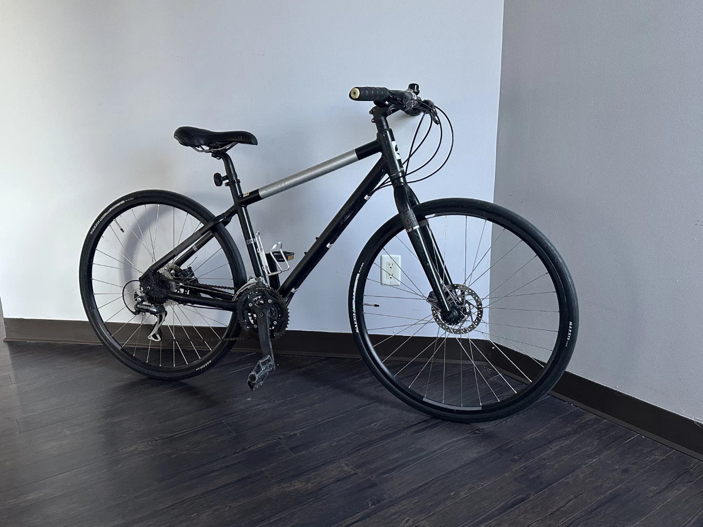 Giant Seek 2 Hybrid Bike - photo 3