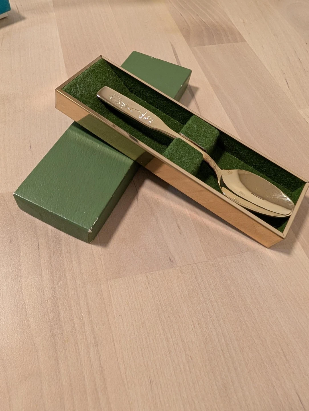 Mother's Day 1973 Commemorative Spoon with box - photo 5