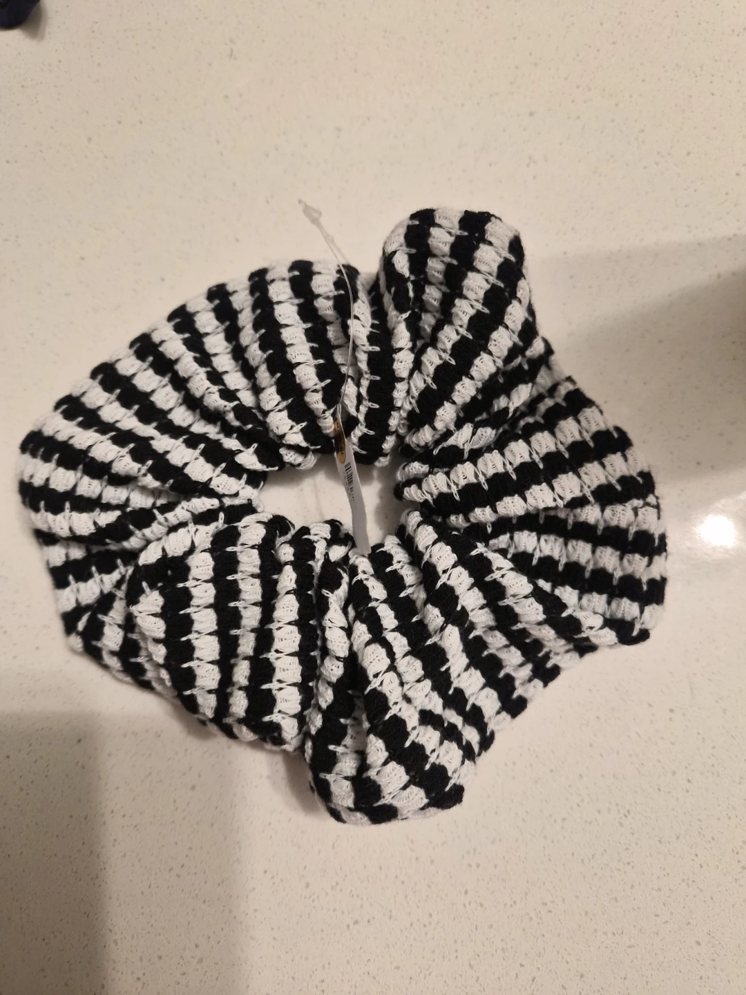 Free People Black and White Checkered Scrunchie - photo 2
