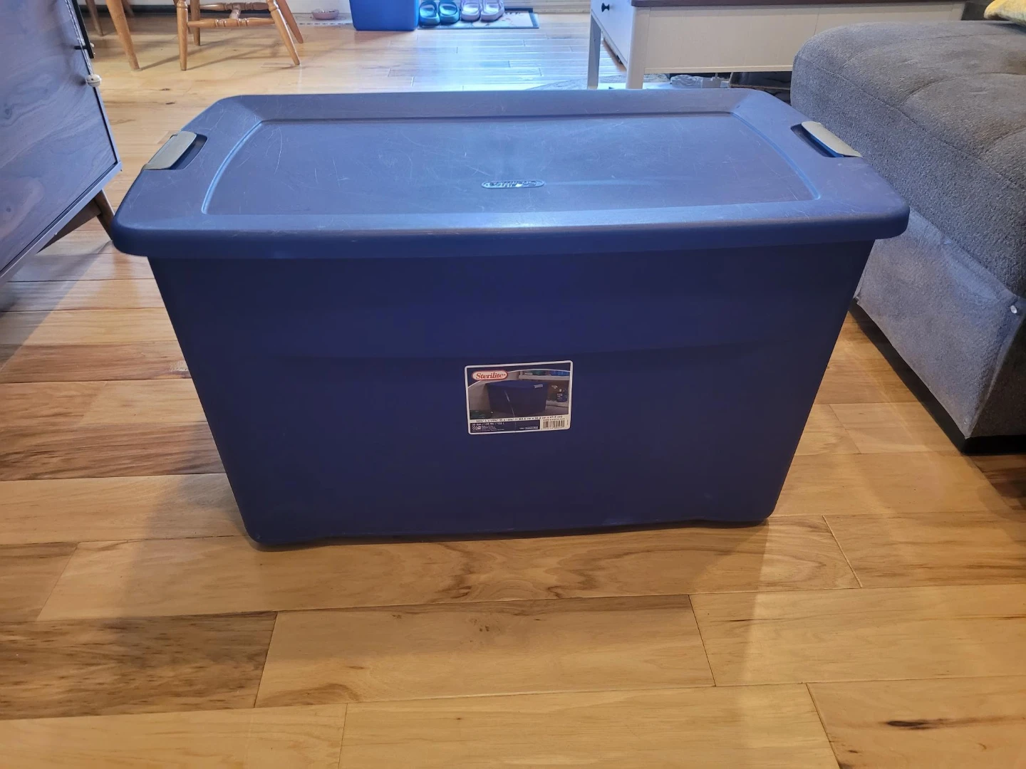 132L Locking Storage Tote