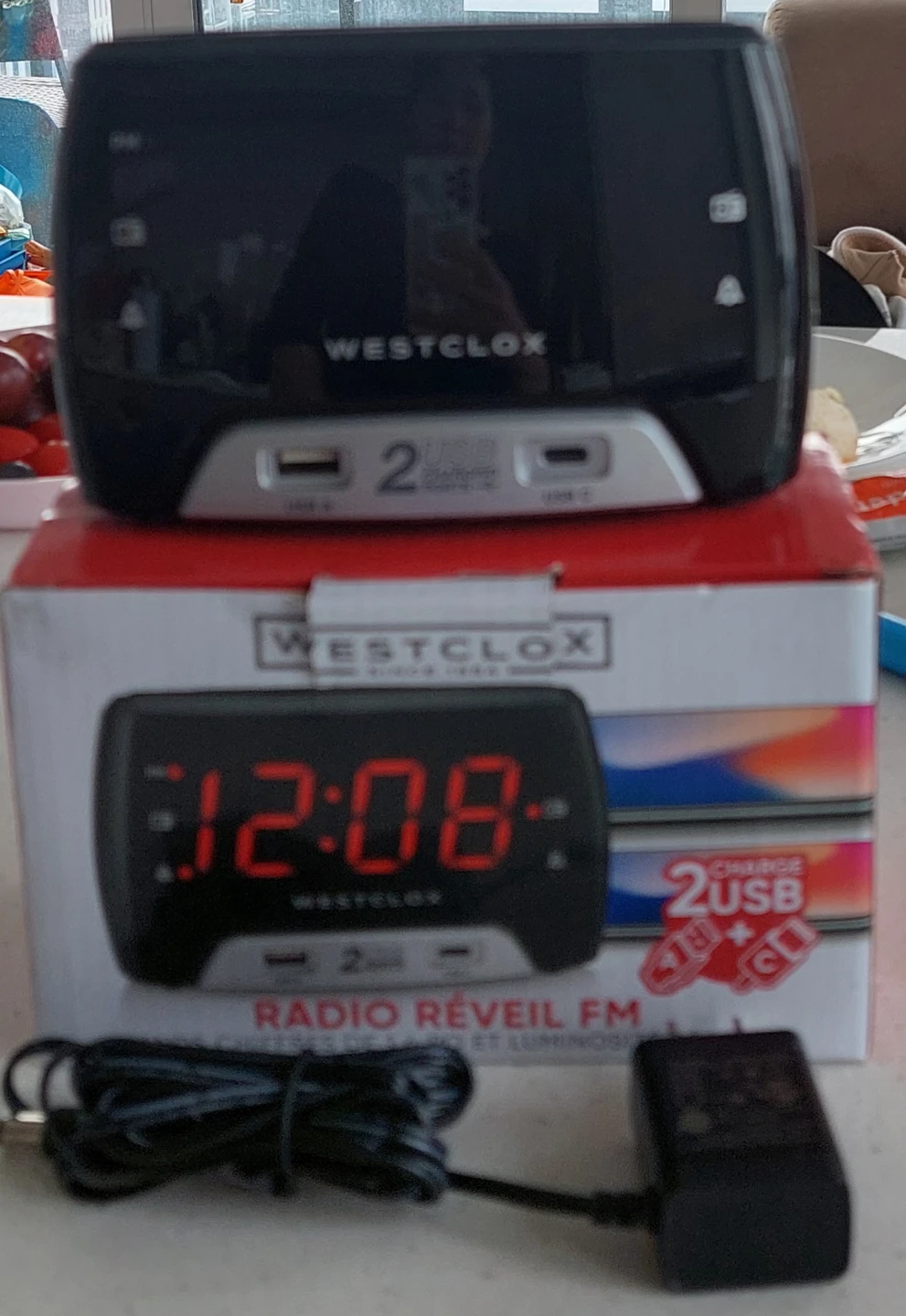 Westclox 2 USB Charge Radio Réveil FM Alarm Clock