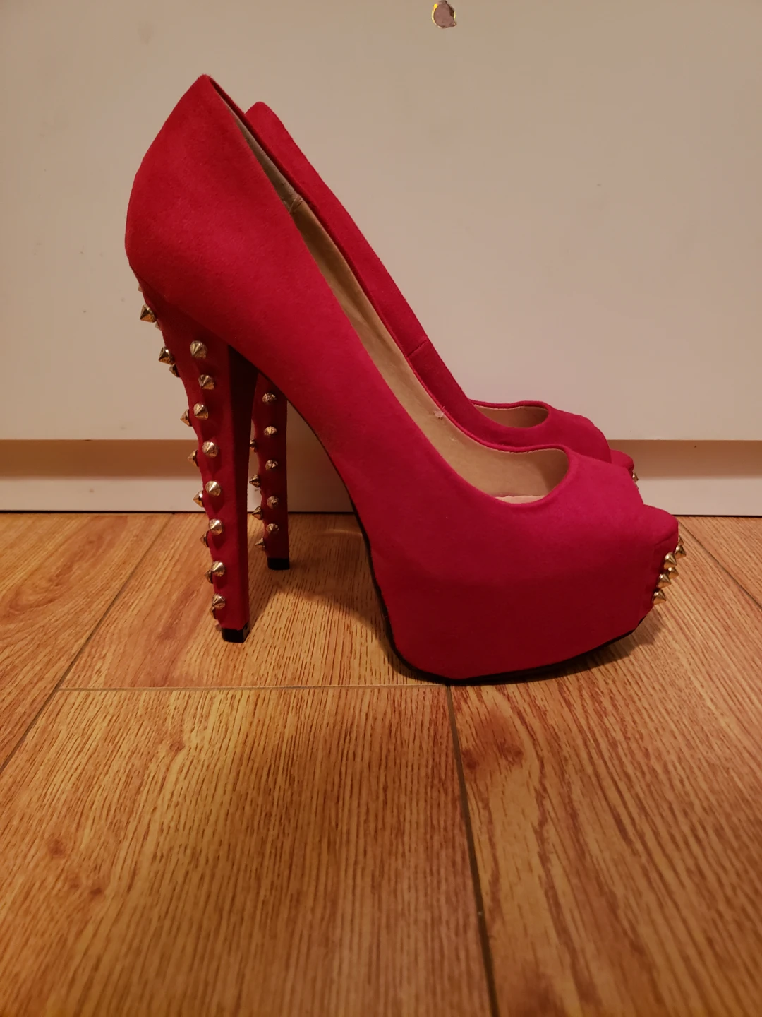 Chinese Laundry Red Peep Toe Heels with Spikes Size 7.5 - photo 2