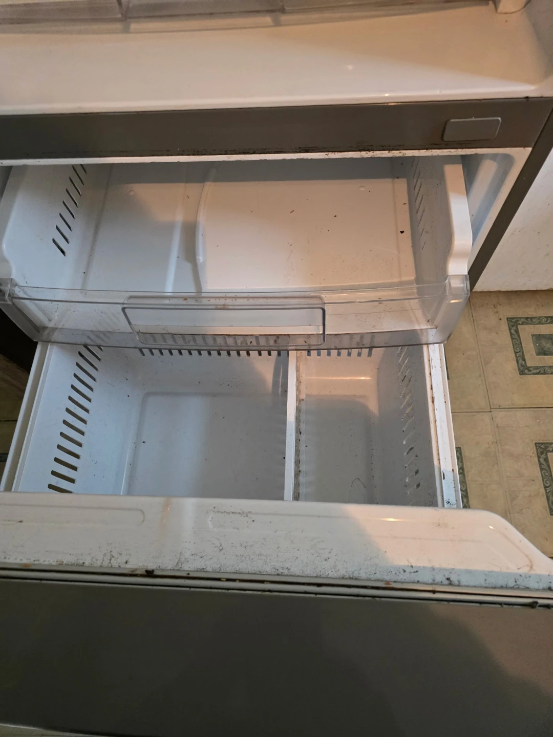LG Stainless Steel Refrigerator - photo 3
