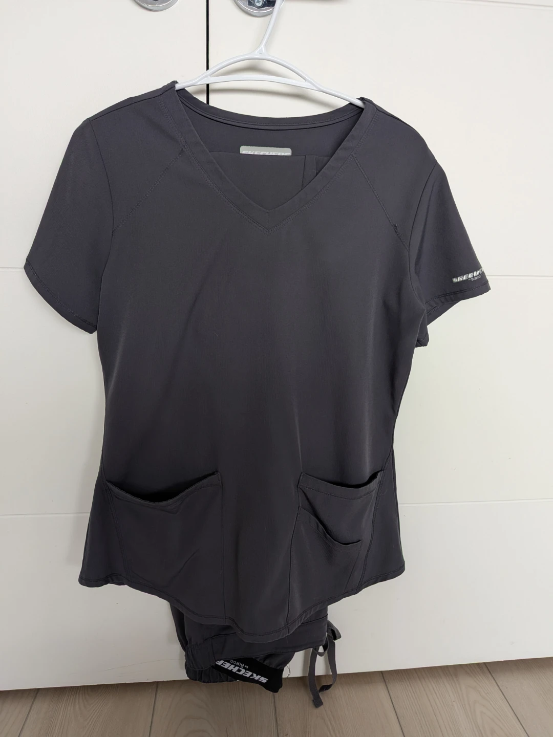 Skechers by Barco Women's Scrub Top and Pants Set - Size S