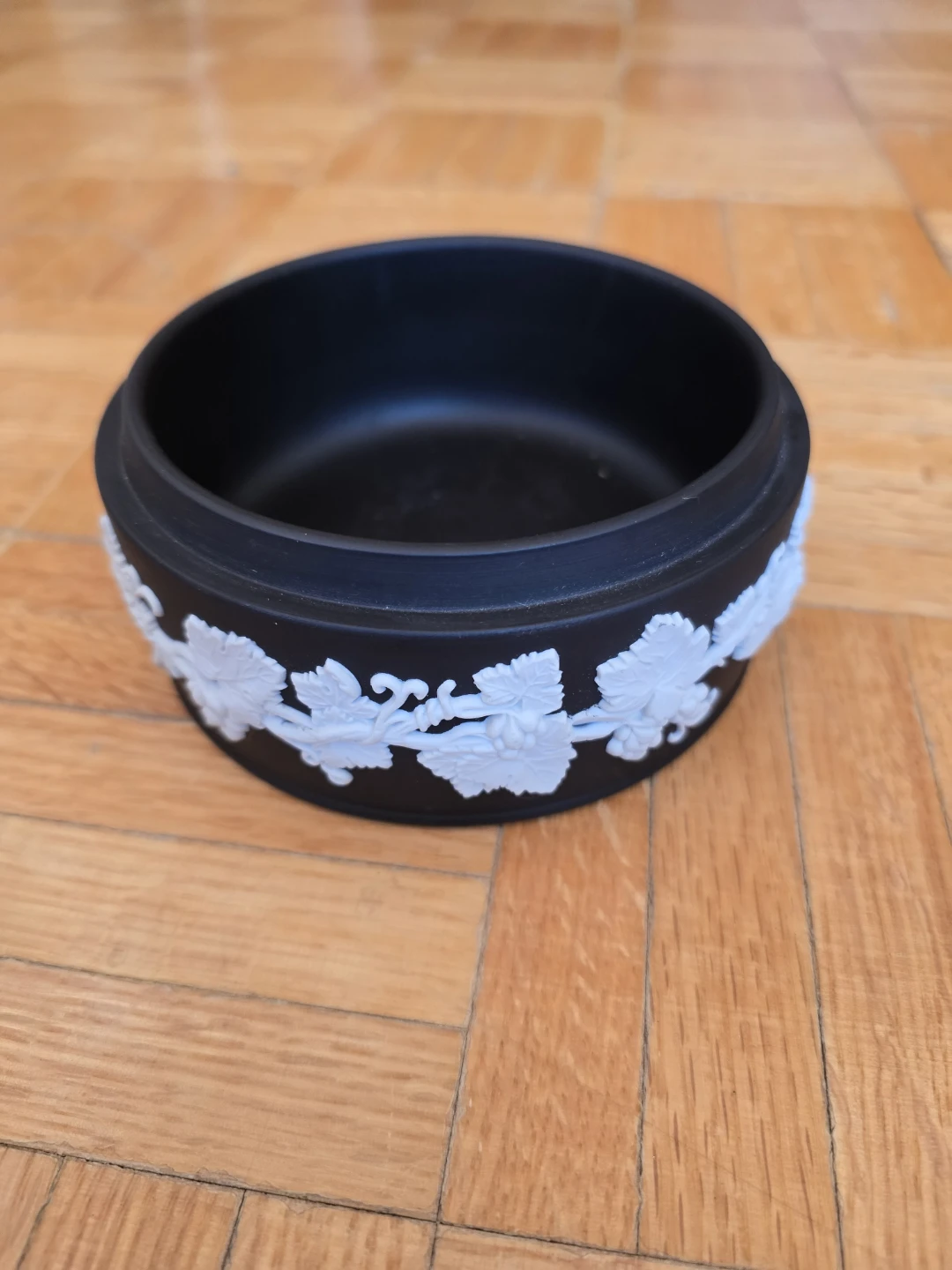 **No Lid** Wedgwood Black Jasperware - photo 5