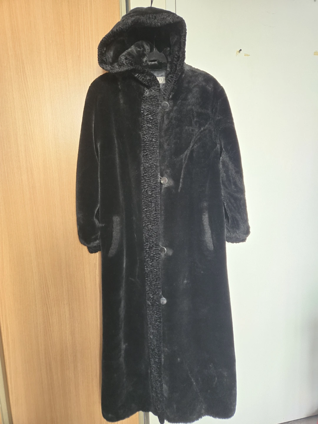 Faux fur full length coat..$115 OBO - photo 2