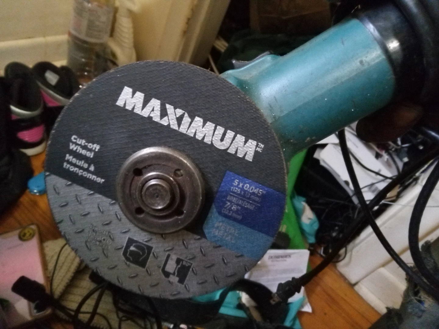 Makita  angel cutter with a Maximum Cut-off Wheel 5 x 0.045"