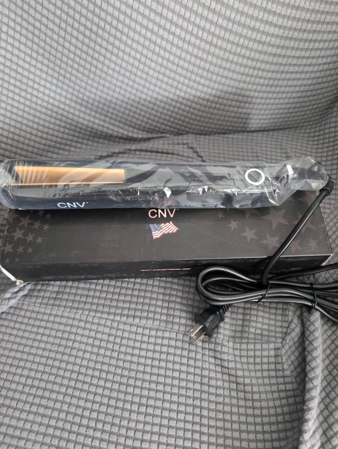 BRAND NEW Hair Straightener 🥕