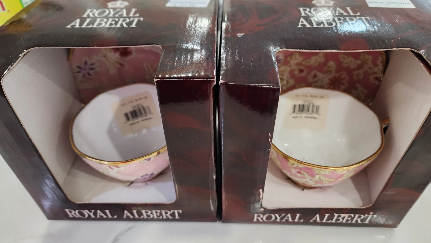 Royal Albert "Peach" Teacup and Saucer Set - photo 3