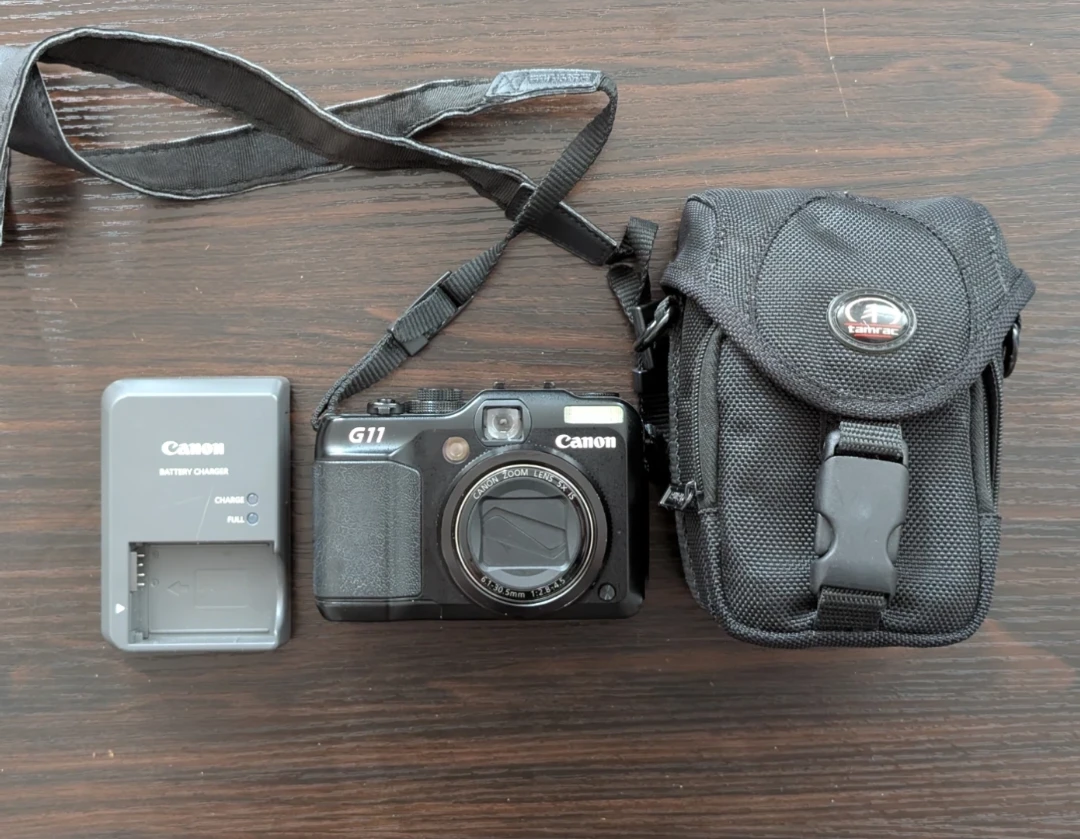 Canon PowerShot G11 Digital Camera with Case & Charger - photo 3