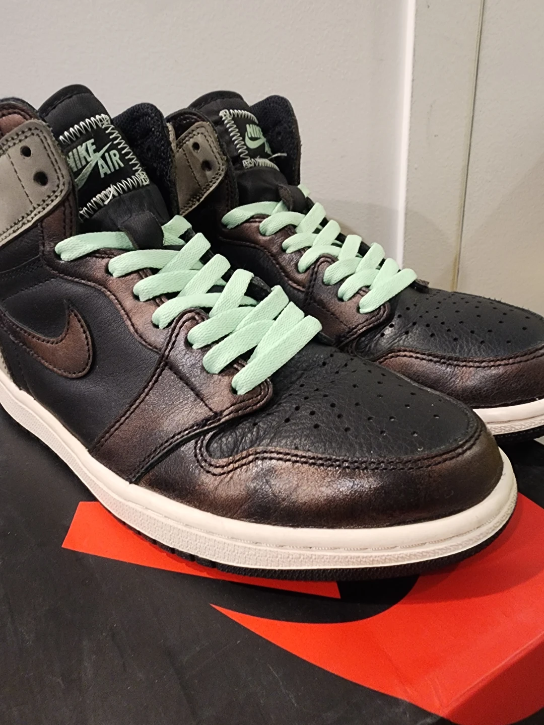 Pre owned/used Nike Air Jordan 1 High Retro OG Shoes - Patina - photo 2