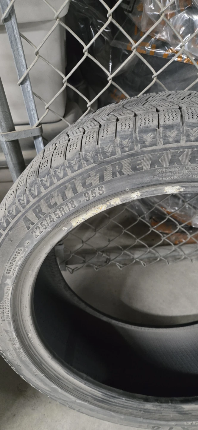 MAXXIS ARCTREKK 225/45R18 95S Winter Tire