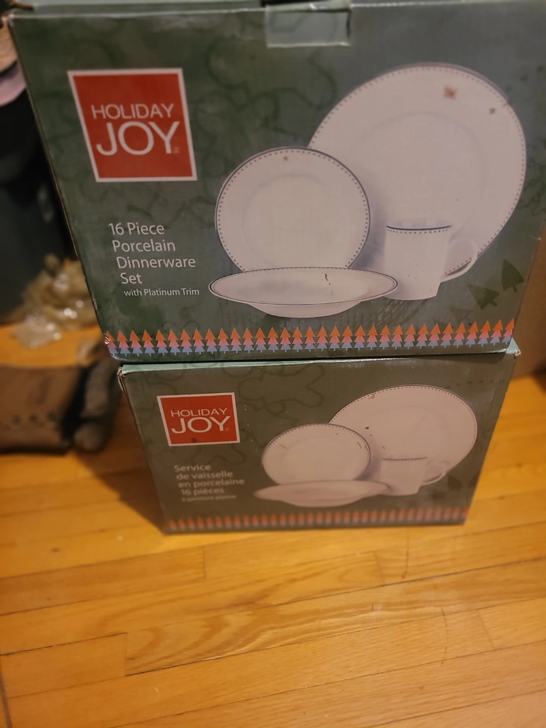 Holiday Joy 16 Piece Porcelain Dinnerware Set - photo 3