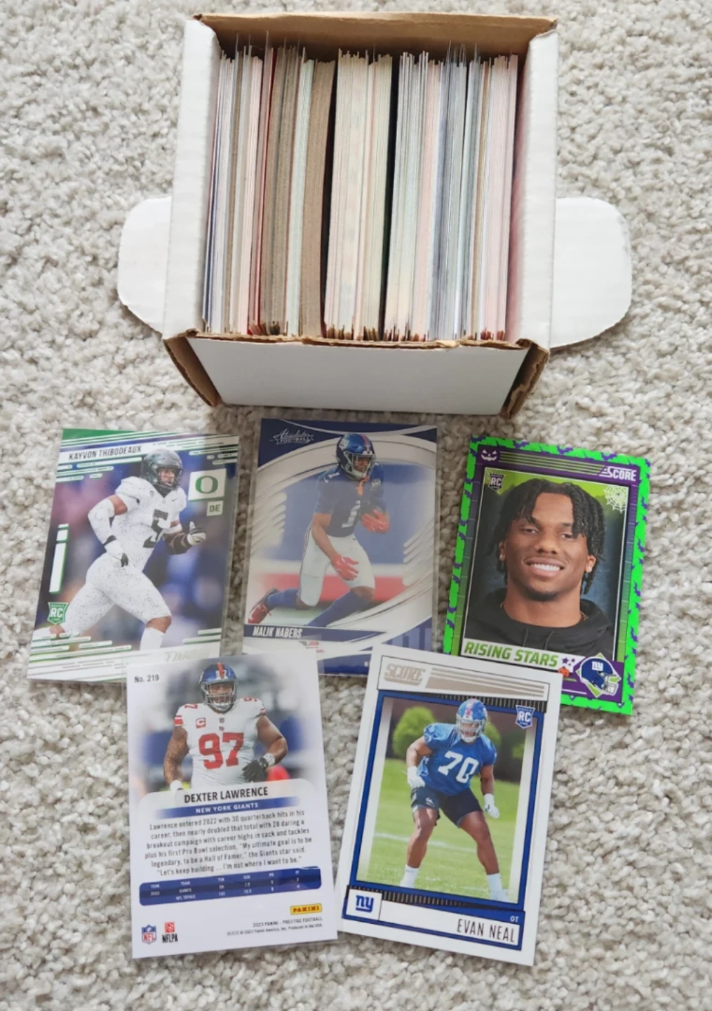 NY Giants, 200 Football Cards Team lot - photo 2