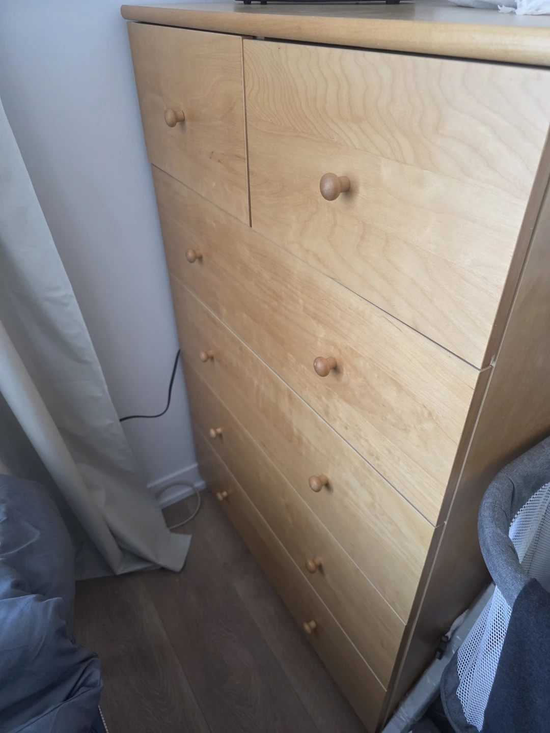 Dresser with 6 drawers